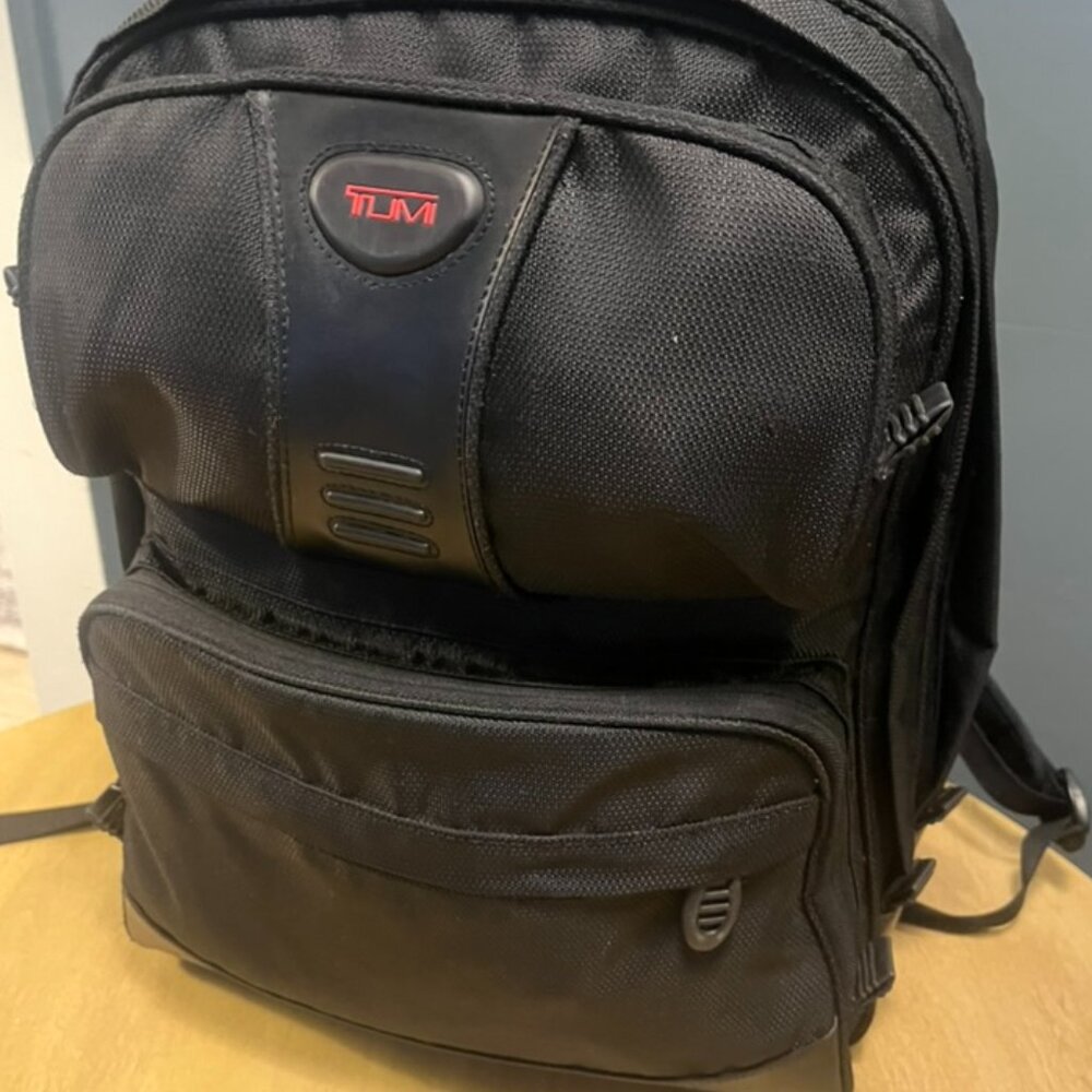 TUMI Backpack – Durable & Sleek Design